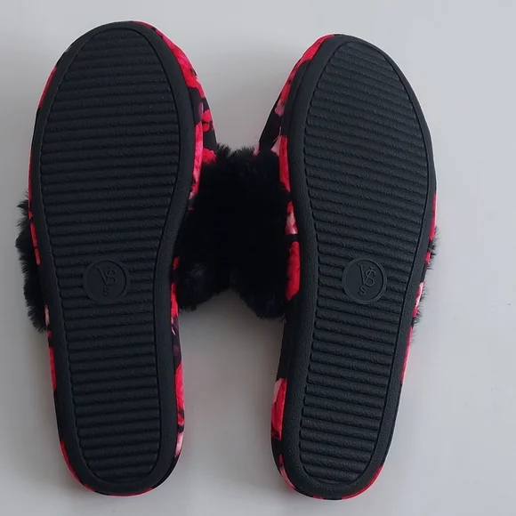 Victoria's Secret Slippers - Picture 4 of 9